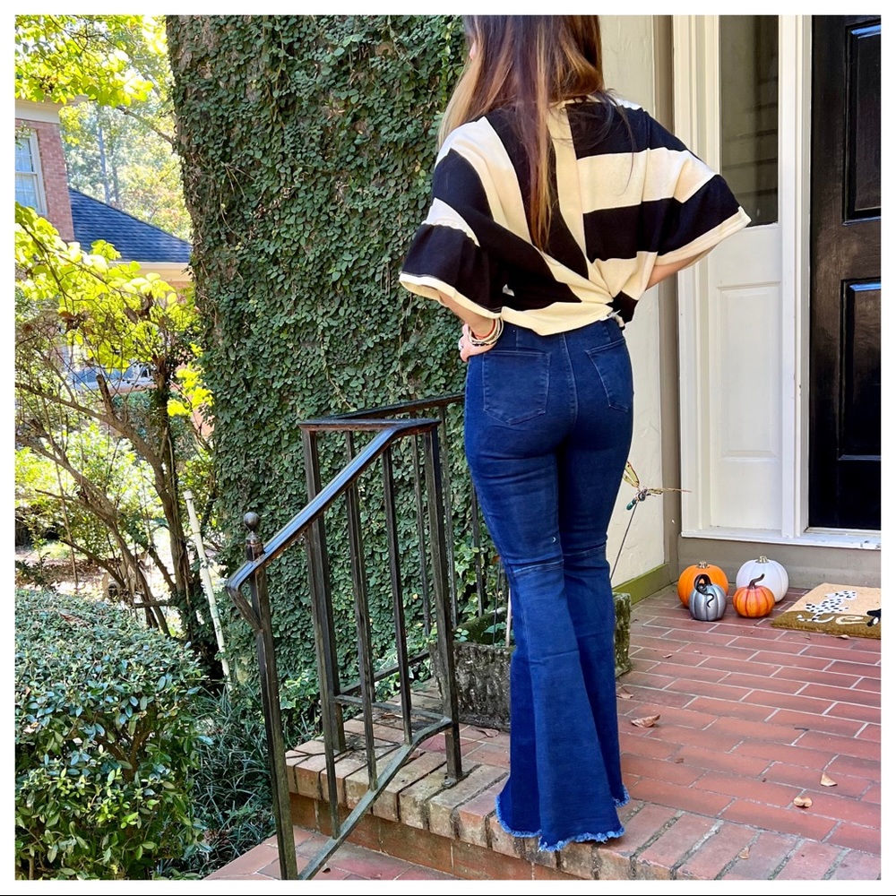 22 Frayed hem wide leg stretch bell flare jeans - Picture 4 of 10